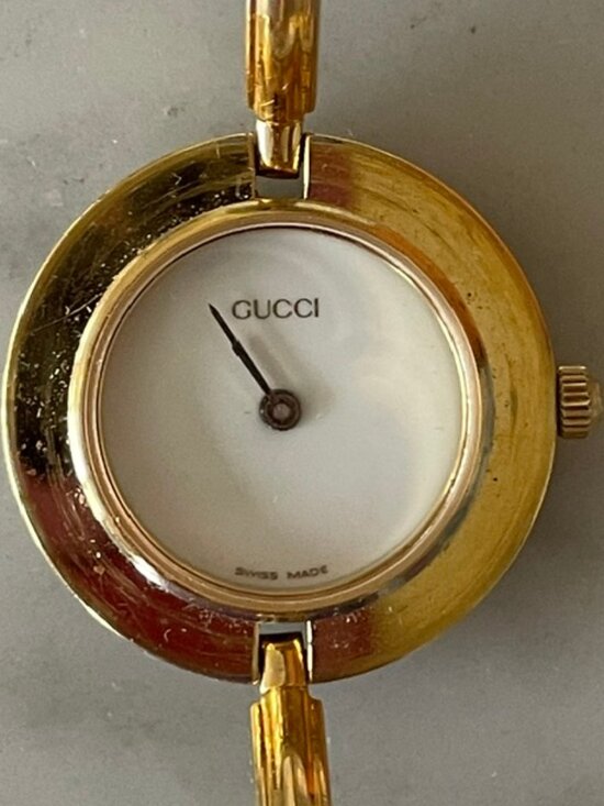 GUCCI Play Gold Bangle White Dial Watch with 13 Multicolor Interchangeable Rings main image 8